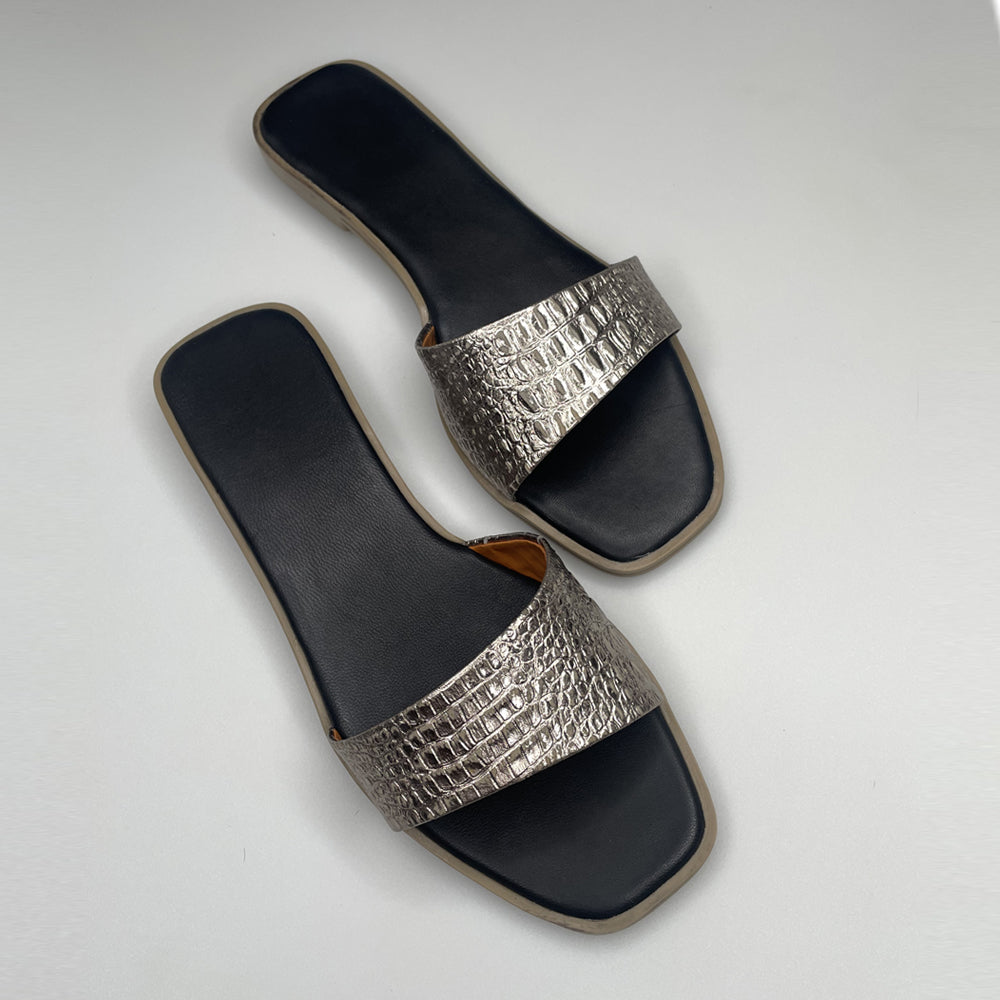 Sandalias Cuero Grabado Plata